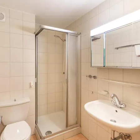 בית נופש Alpine Panorama Spacious Mountain Retreat *