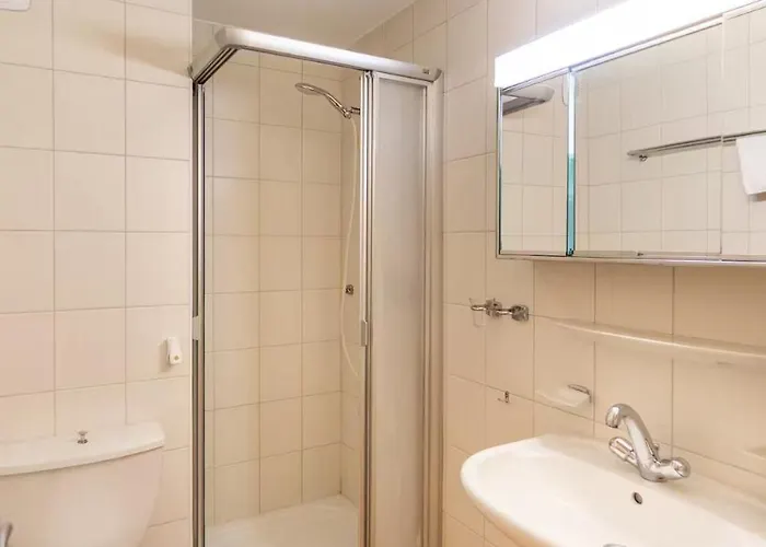 בית נופש Alpine Panorama Spacious Mountain Retreat *