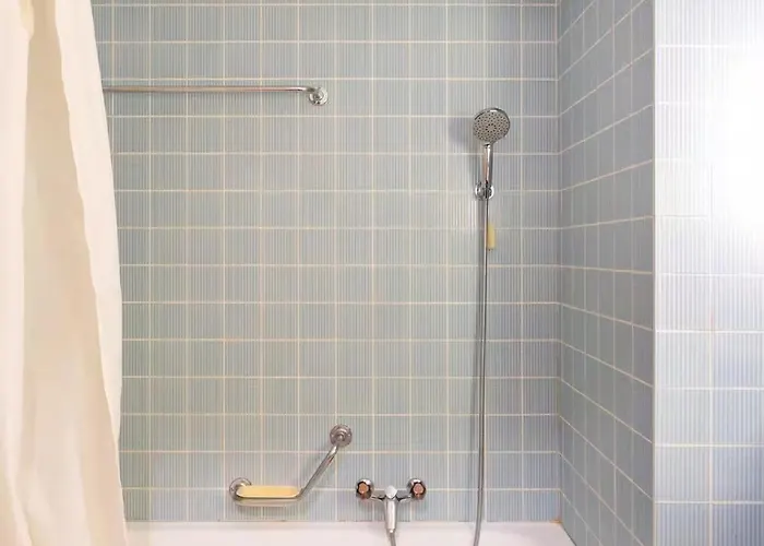 Alpine Panorama Spacious Mountain Retreat