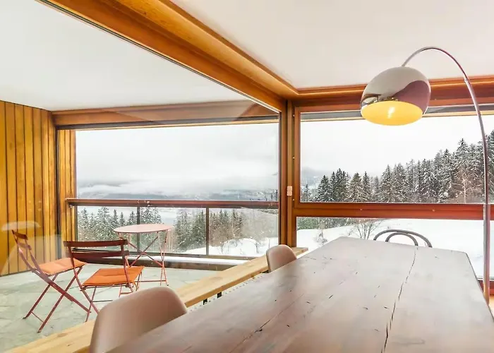 בית נופש Alpine Panorama Spacious Mountain Retreat קראנס-מונטנה